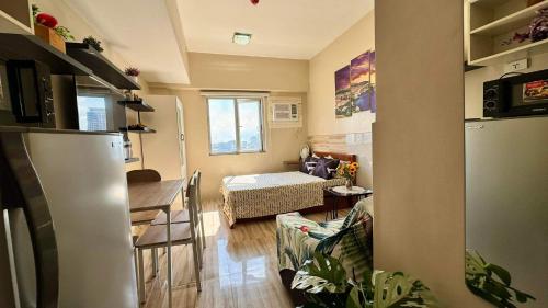 Η κουζίνα ή μικρή κουζίνα στο Across Sm City Cebu Sunvida Tower Studio Unit