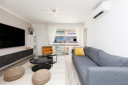 Premium 80sqm Apartment Opposite Martinez, Steps from Congress Center photo 18
