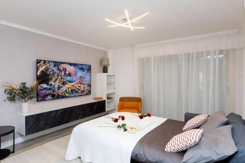Premium 80sqm Apartment Opposite Martinez, Steps from Congress Center photo 9