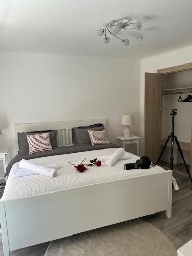 Premium 80sqm Apartment Opposite Martinez, Steps from Congress Center photo 30