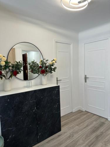 Premium 80sqm Apartment Opposite Martinez, Steps from Congress Center photo 36