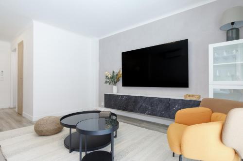 Premium 80sqm Apartment Opposite Martinez, Steps from Congress Center photo 38