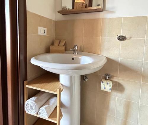 Ένα μπάνιο στο B&B La Dimora dei Normanni