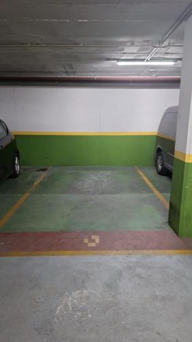Piso con patio privado y parking Nervión Sevilla