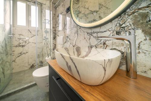 Deluxe Double Rooms in Castellum Besca
