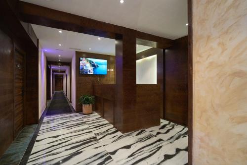 Menoir Dorsett Madrid Usera