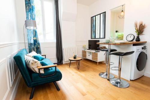 Posezení v ubytování Cozy studio in Clamart Near Paris attractions