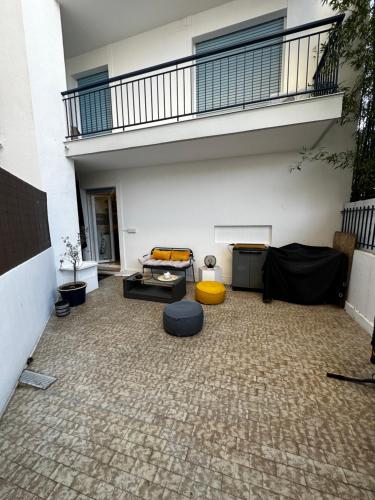 Photo de la galerie de l'établissement Spacieux deux pièces, au Cannet