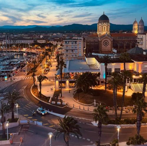 Fotografia z galérie ubytovania Studio en Résidence avec parking privé v destinácii Fréjus