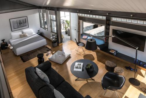 The Blossom Loft - City Center Apartment near the sea photo 2