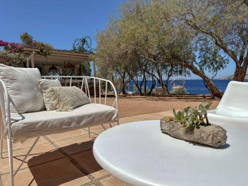 Gallery image of Louiza Apartments in Pyrgi