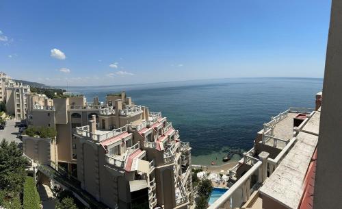 Апартамент с изглед към морето в Ла Мер