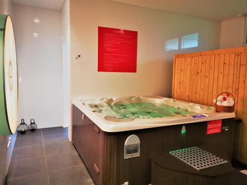 Fotografie z fotogalerie ubytování Whalesbay Hotel Apartamentos v destinaci Capelas