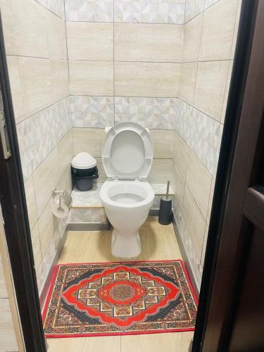 Bilik mandi di Salamat Hotel