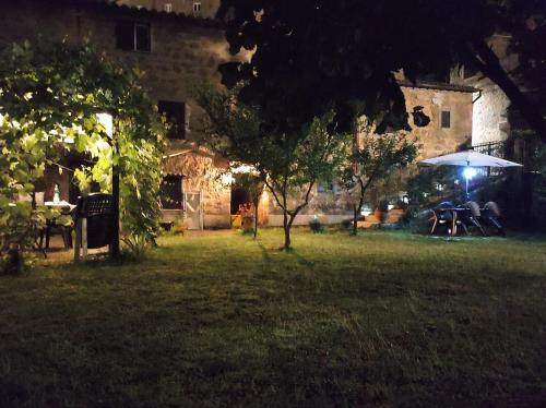 Κήπος έξω από το Casa Biscarello - Borgo e Lago