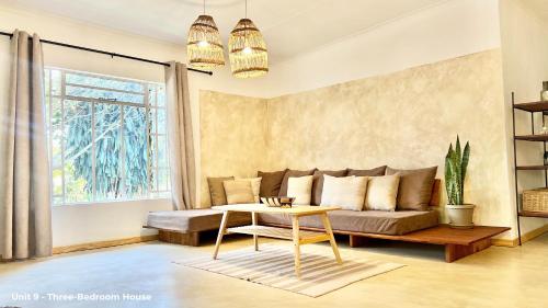 Posezení v ubytování LoerieRoep Estate - Mountainview Selfcatering Accommodation Nelspruit