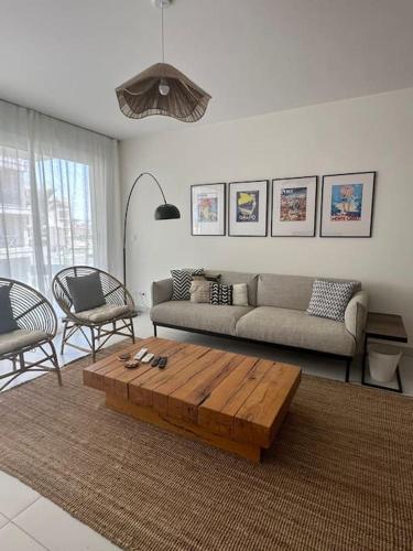 Khu vực ghế ngồi tại Marassi Marina Front 2bedr chalet