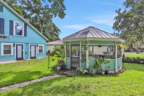 a gazebo in the yard of a house at The Estate at Mt Dora in Mount Dora