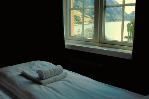 Katil atau katil-katil dalam bilik di Trolltunga Hotel