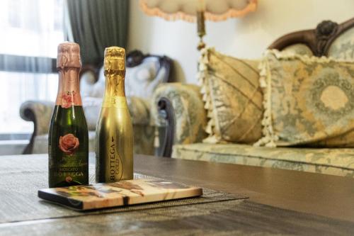 Băuturi la Central Luxury Antique Apartment
