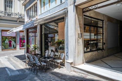 Athensis Acropolis View next to Ermou street!