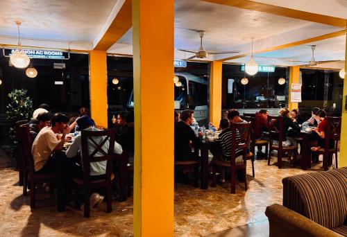Restaurace v ubytování Adams peak Grand