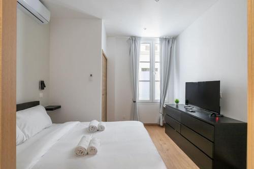 New two bedroom two bathroom apartment Paris 15 near Eiffel with air conditioning