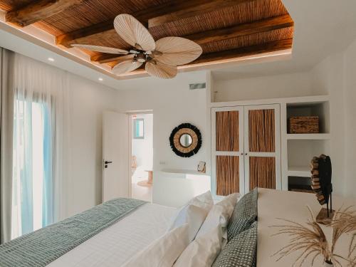 Postel nebo postele na pokoji v ubytování Venue Villas - Folegandros