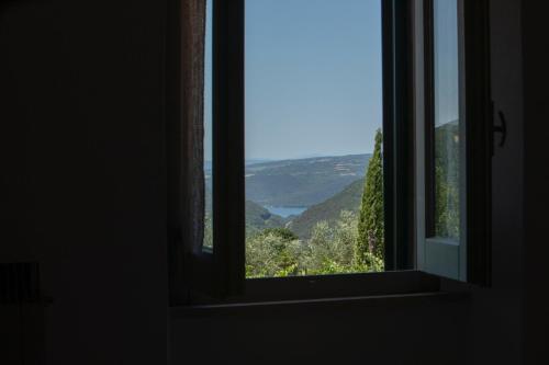 Γενική θέα στο βουνό ή θέα στο βουνό από  αυτό το κατάλυμα σε φάρμα