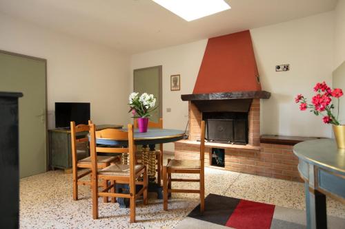 Μια τηλεόραση ή/και κέντρο ψυχαγωγίας στο Agriturismo Podere Acqualoreto