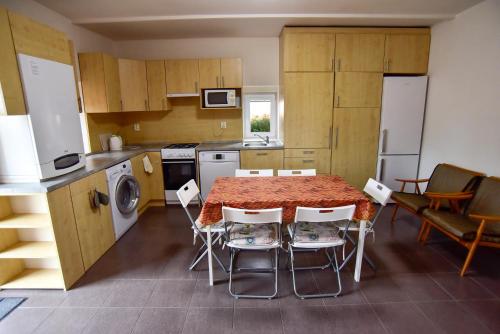 Η κουζίνα ή μικρή κουζίνα στο Apartmány Klimkovice