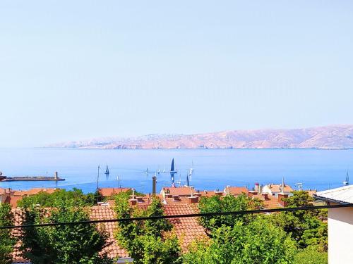 Holiday House with Seaview