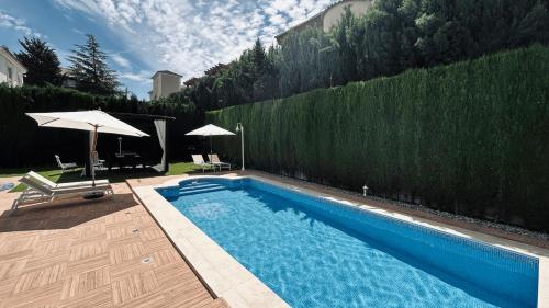 Extraordinaria Villa con piscina y chimenea