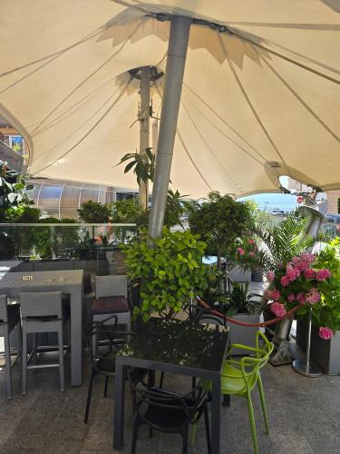 Restoran atau tempat lain untuk makan di Penelopa Apartments