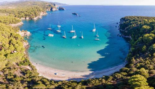 Φωτογραφία από το άλμπουμ του Villa Nevas Private Stone House with Pool and Seaview PARGA στην Πάργα