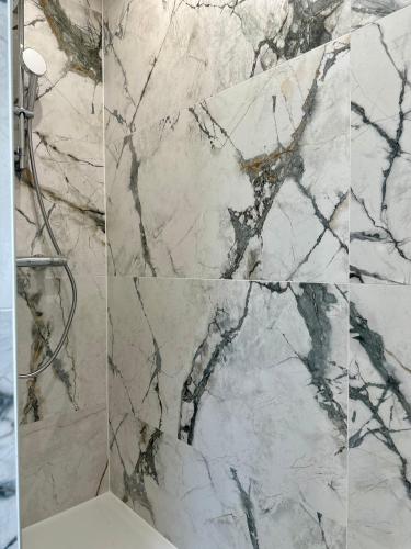 Ένα μπάνιο στο Suite luxueuse au château de Saint Vitu 104