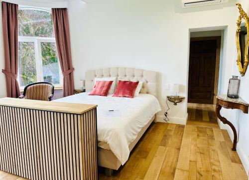 Ένα ή περισσότερα κρεβάτια σε δωμάτιο στο Suite luxueuse au château de Saint Vitu 104