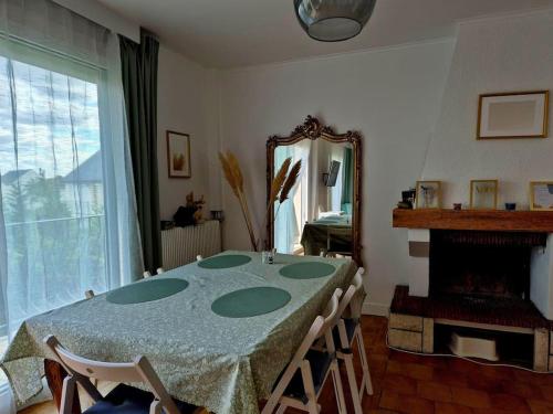 Photo de la galerie de l'établissement Appartement duplex Idéal famille Disney-Paris, à Courtry