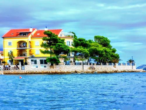 Apartment 10 in Villa Petrac