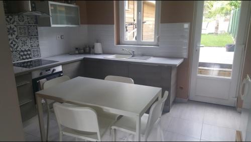 Gallery image of Maison de charme à Rouen Max 10 personnes in Rouen