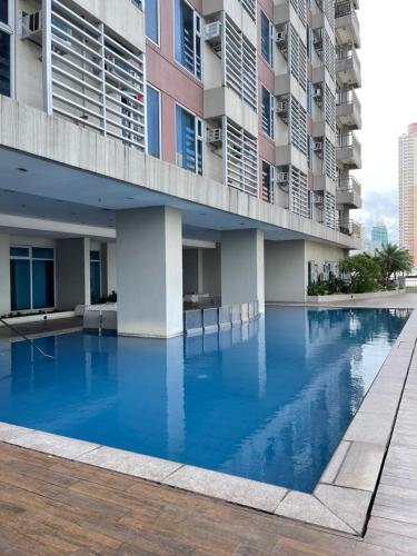 Πισίνα στο ή κοντά στο 8 Adriatico - 1 Bedroom with 1 Parking Space near SLMEC, PGH and US Embassy