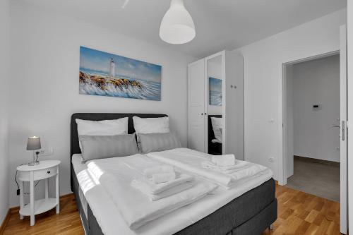 Luxury and modern apartment with sea view and garage