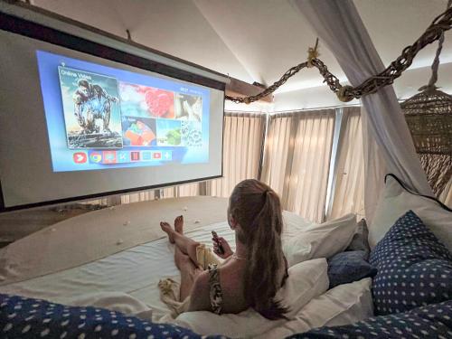 TV/Unterhaltungsangebot in der Unterkunft Somewhere Only We Know Resort