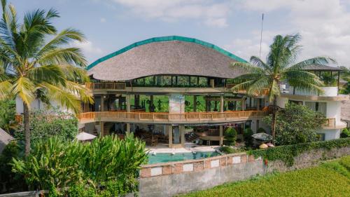 Hồ bơi trong/gần Floating Leaf Eco Resort