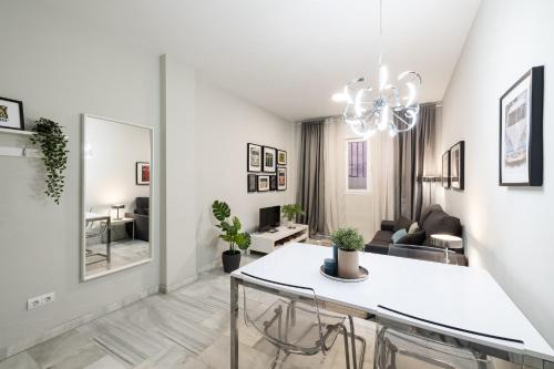 Holidays2Malaga Eduardo Ocon quiet&high Speed Wifi