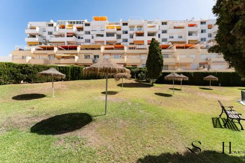 Fancy 2BR Retreat Pool Parking, Wonderful Views