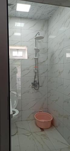 Bilik mandi di New TALAH villa