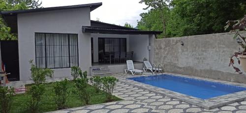 Kolam renang di atau dekat dengan New TALAH villa
