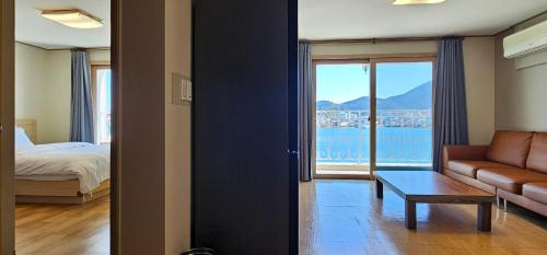 ホテルの近くで見られる自然の景観