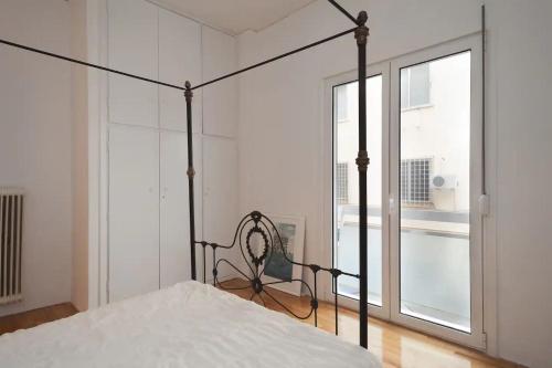Studio close to Athens centre, fast internet.